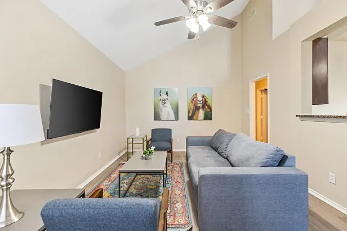 3 bed, 1221 sqft, $4,000 — Photo 4