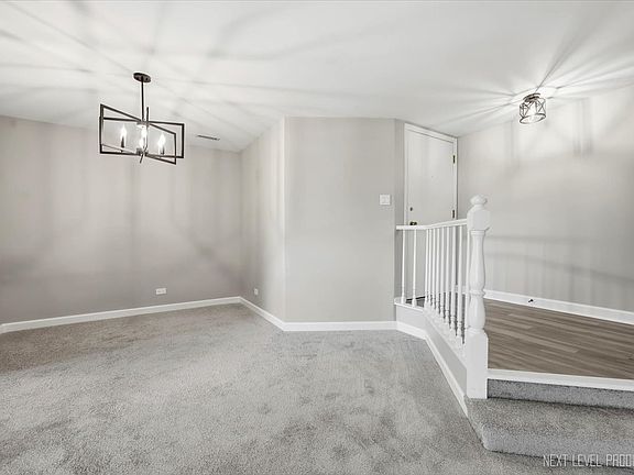 5th image of 1654 Dover Ct APT A