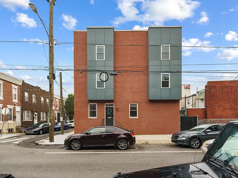 101 Mercy St — Photo 32