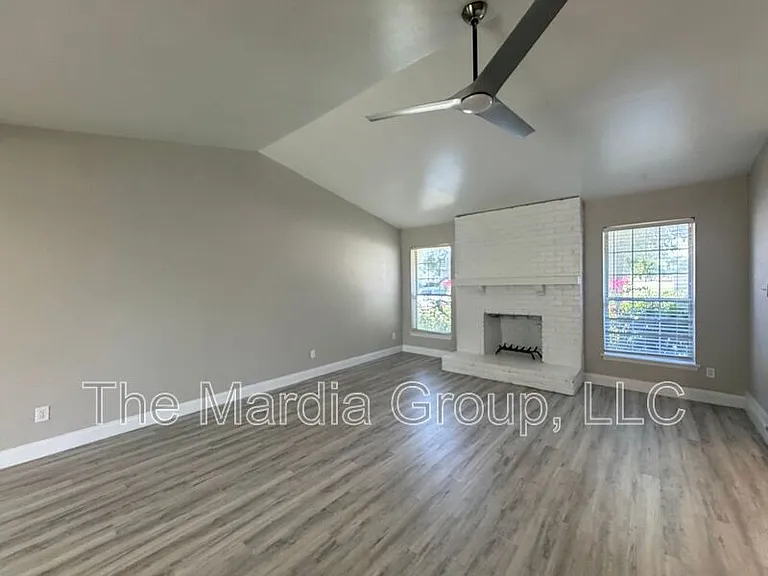3609 Westview Ln — Photo 4