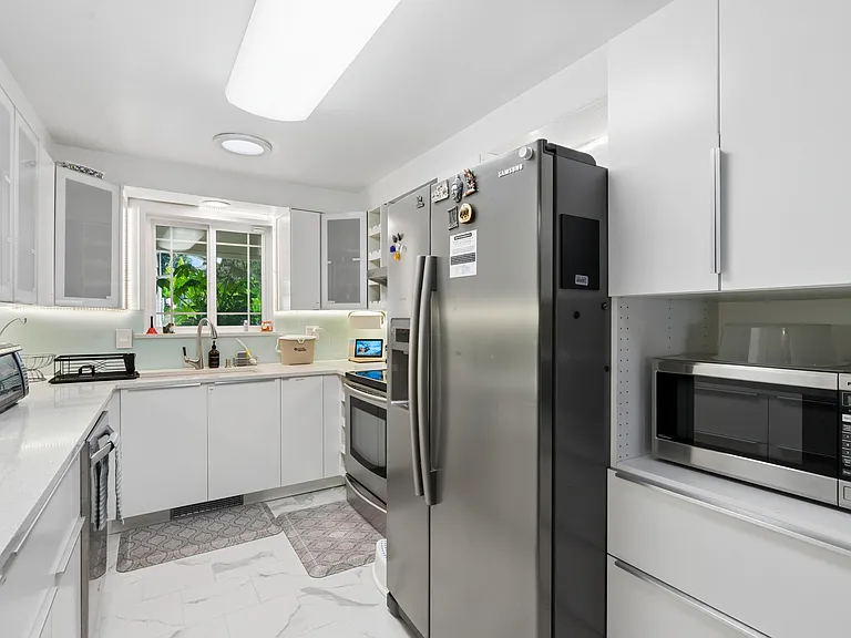 3573 NE Olympic St — Photo 14
