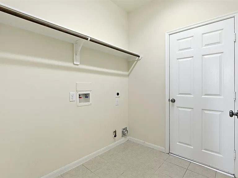 1911 Vale Brook Dr — Photo 19