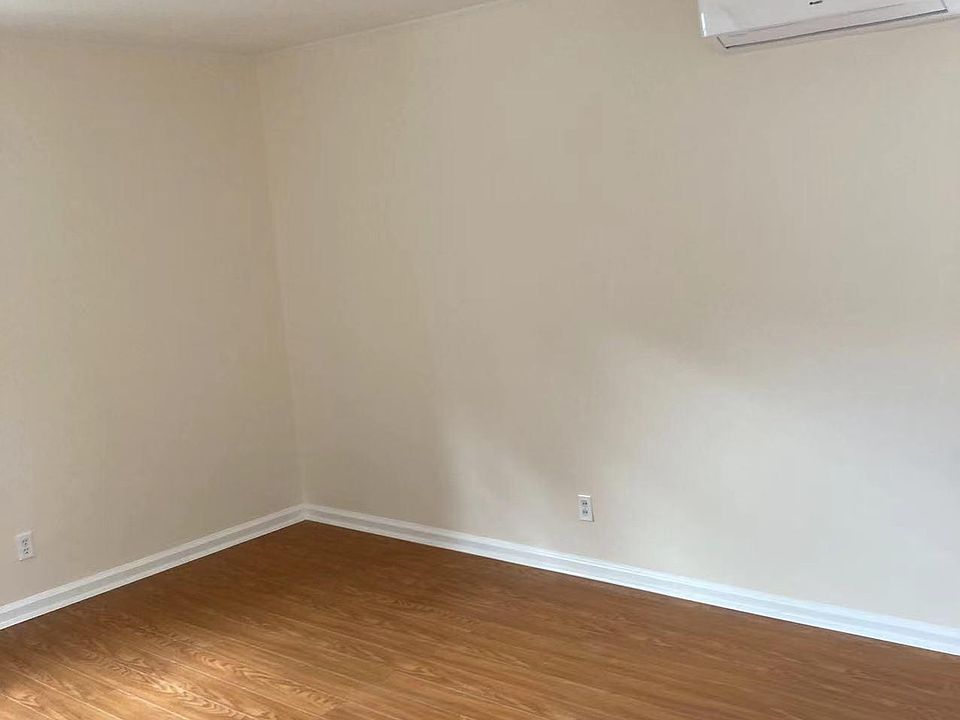 1st image of 91-10 222nd St