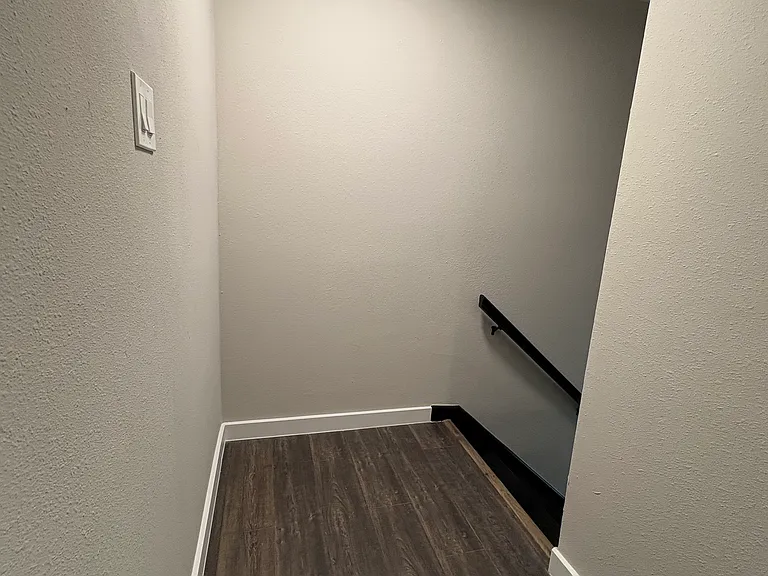 206 Rolling Hills Pl — Photo 12