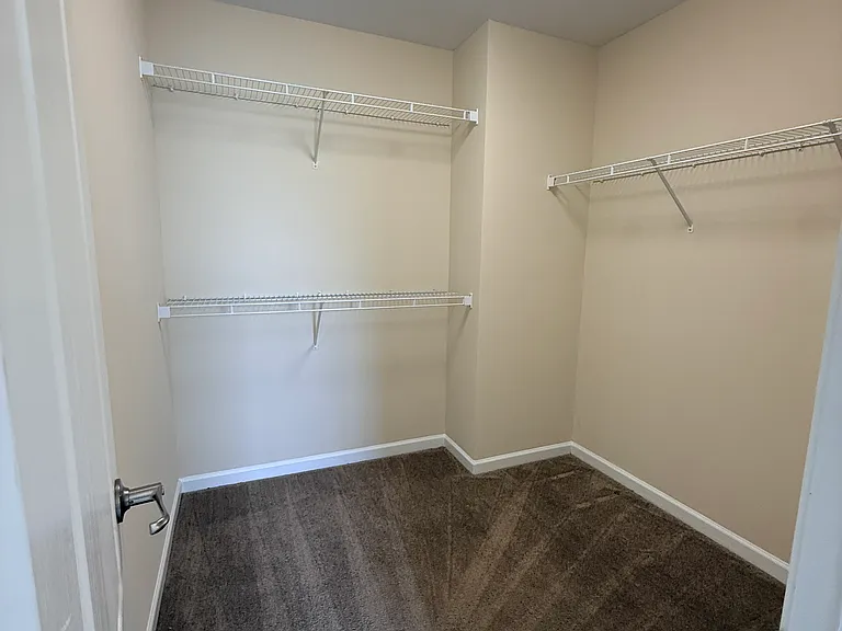 3606 Malcolm Mnr NW — Photo 11