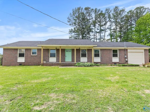 407 Peach Ave, Albertville, AL 35950