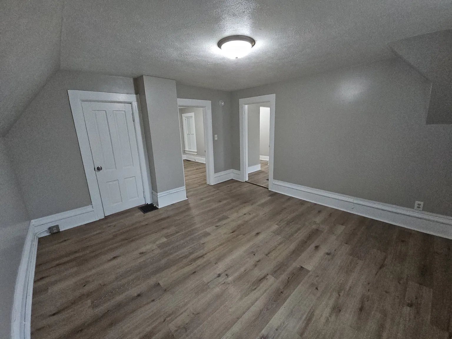 1031 Benton St - 2 — Photo 4