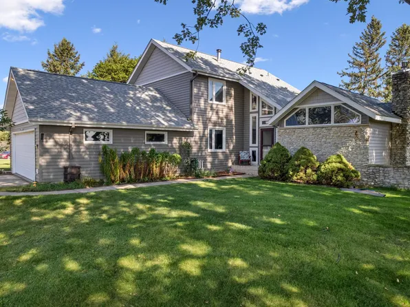 1376 Skyline Dr, Winona, MN 55987