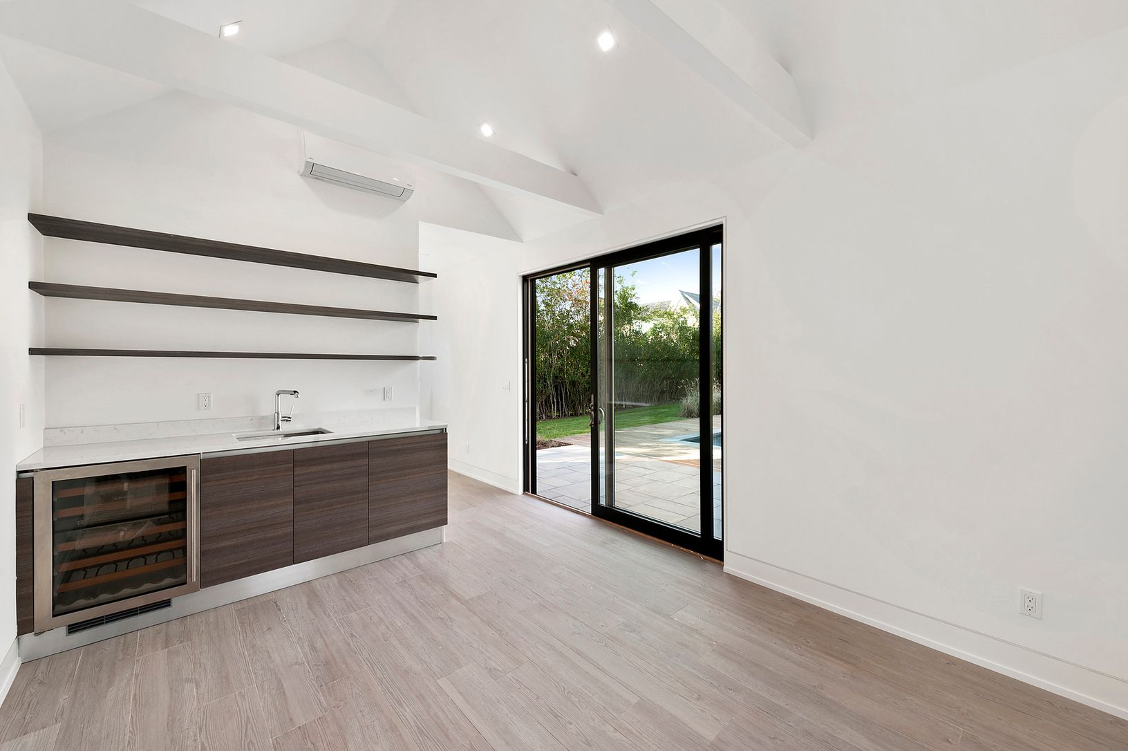  Pool House