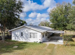 2364 E County Line Rd, Bowling Green, FL 33834