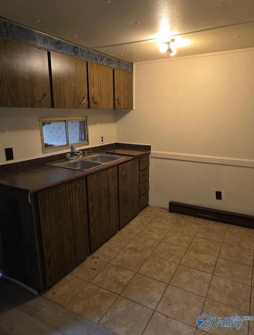 1 bed, 1.0 bath, 550 sqft, $500 — Photo 3