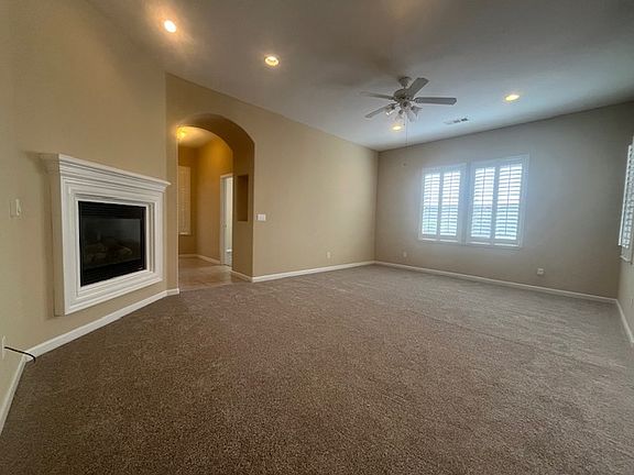 5th image of 427 Sea Cove Dr