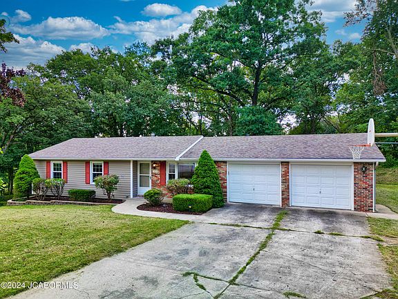 2nd image of 7600 W Crestwood Ct