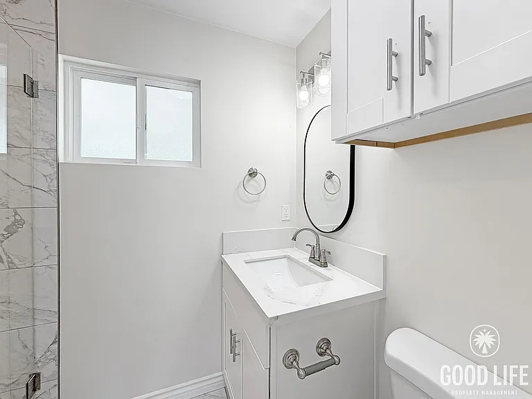 Charming 3B/2BA Home with Attached Garage, Large Yard and Modern Comforts in Quiet Baseball Field... — Photo 9
