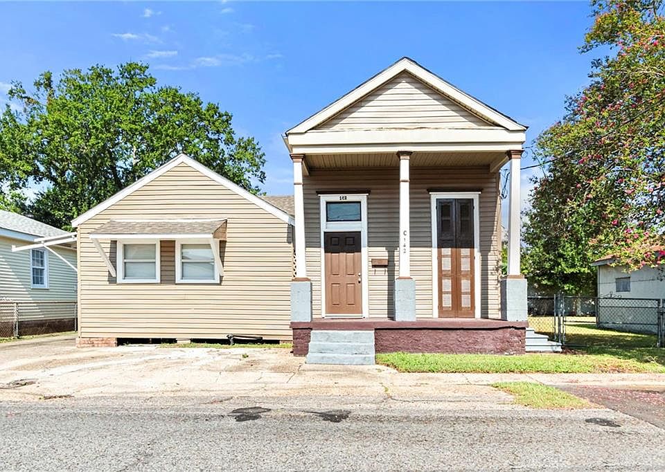 1st image of 142 Brooklyn Ave