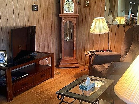 4th image of 70 N Hice St