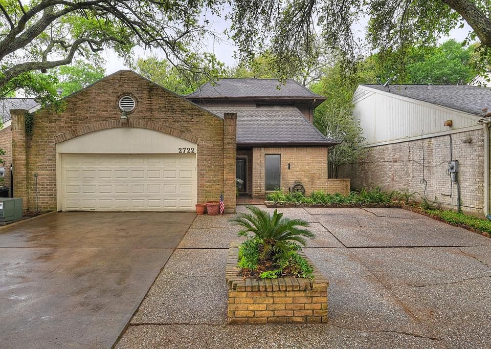 1st image of 2722 Oakmont Ln