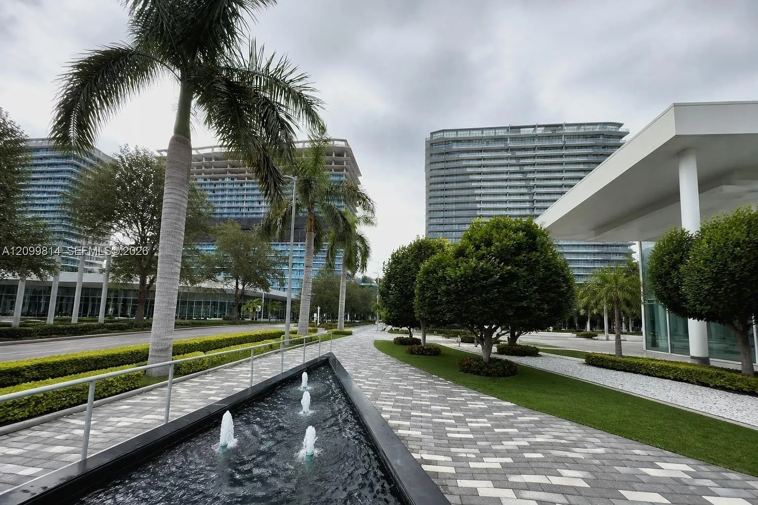 Oasis Hallandale — Photo 1