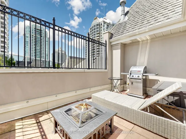 3 Rean Dr #Townhouse 16, Toronto, ON M2K 3C2