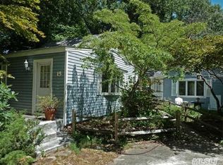 15 Corchaug Trl, Ridge, NY 11961