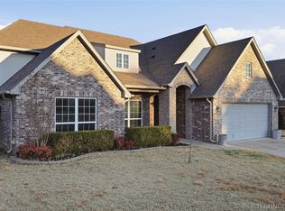 10917 S Sycamore St, Jenks, OK 74037