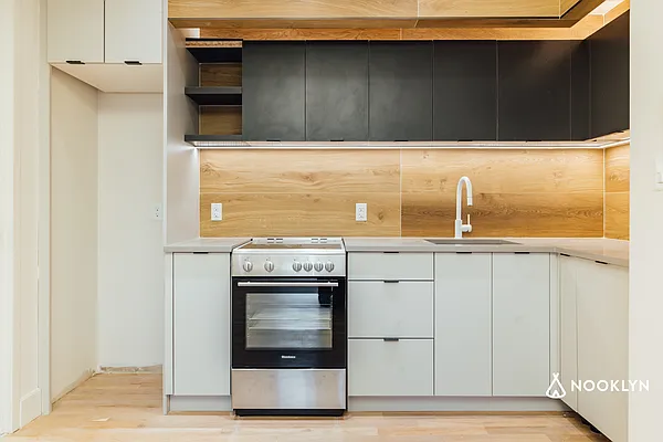 Rented by Nooklyn NYC LLC | media 42