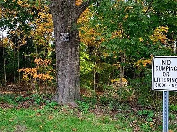 Park St, Blue Point, NY 11715