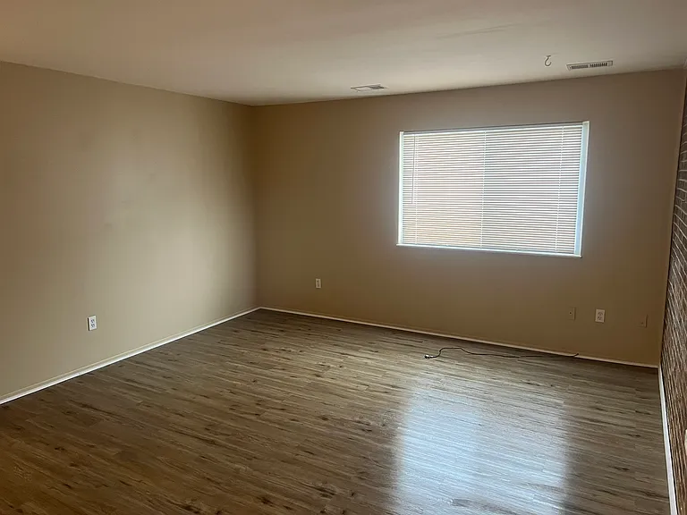 315 E Nepessing St #6 — Photo 16
