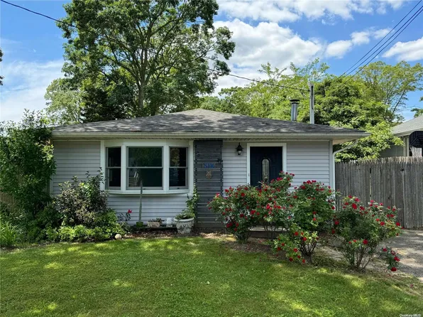 6 Bonny Drive, Mastic, NY 11950