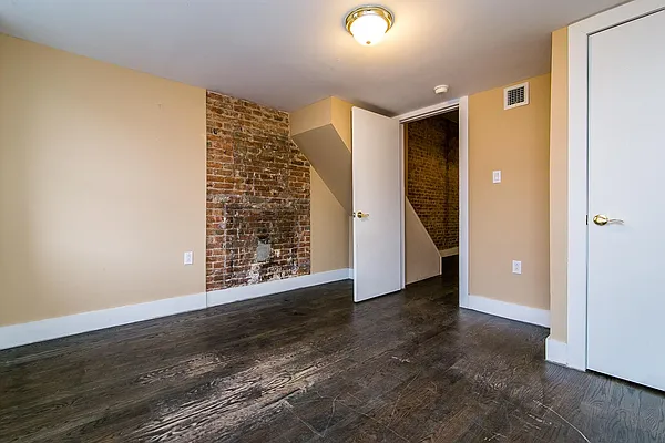 Rented by Nooklyn NYC LLC | media 41
