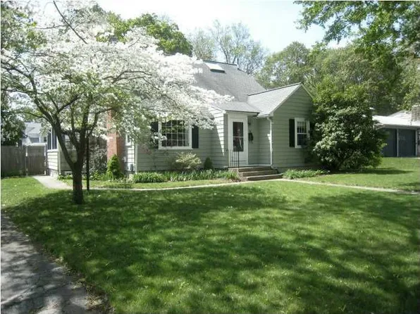 26 Curry Pl, Warwick, RI 02889