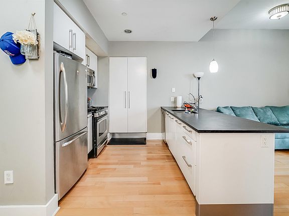 2nd image of 4 Beacon Way APT 1411