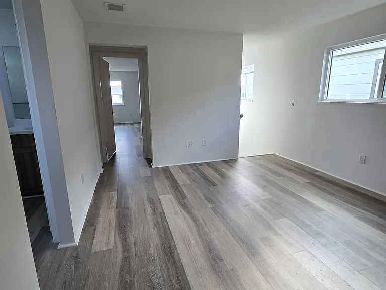 91-1101 Franklin D Roosevelt Ave — Photo 11
