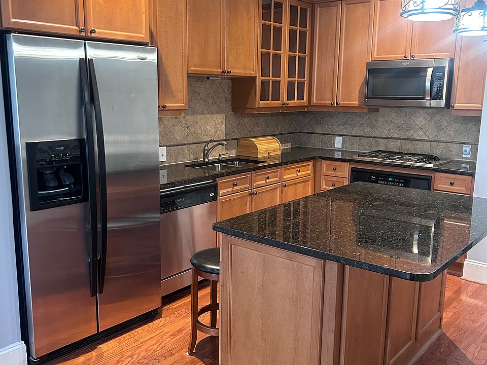 1st image of 11 Perimeter Ctr E APT 1406