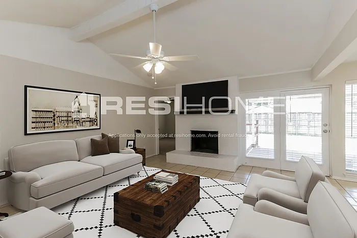 2832 Lago Vista Loop — Photo 4