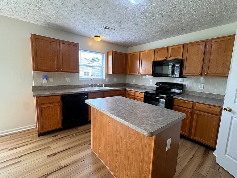 8175 Grant Park Ave — Photo 8