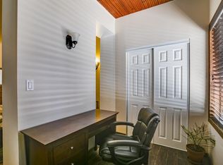 7342 71st St, Glendale, NY 11385