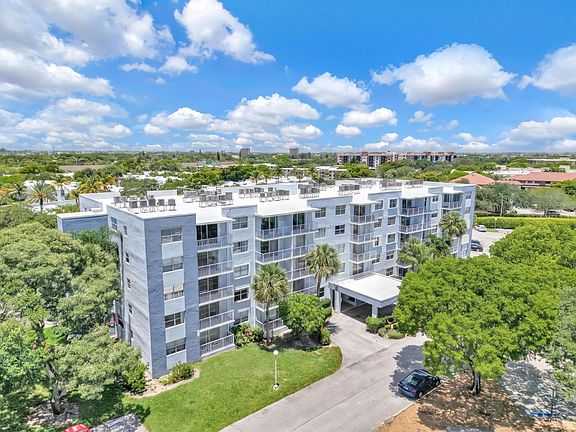 2nd image of 500 Executive Center Drive #3i