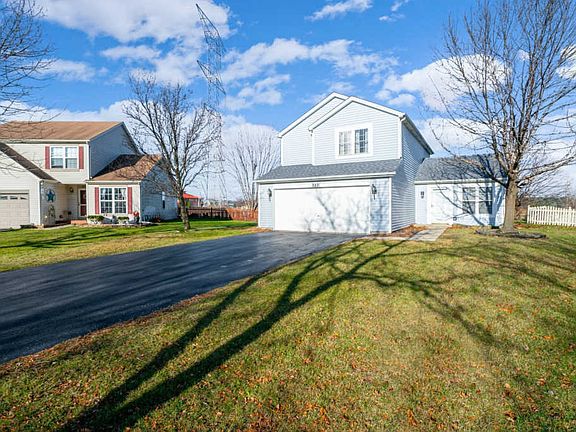 2nd image of 2221 Twin Lakes Ct