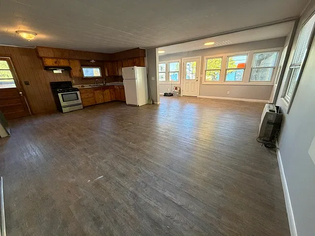 2 bed, $2,200 — Photo 2