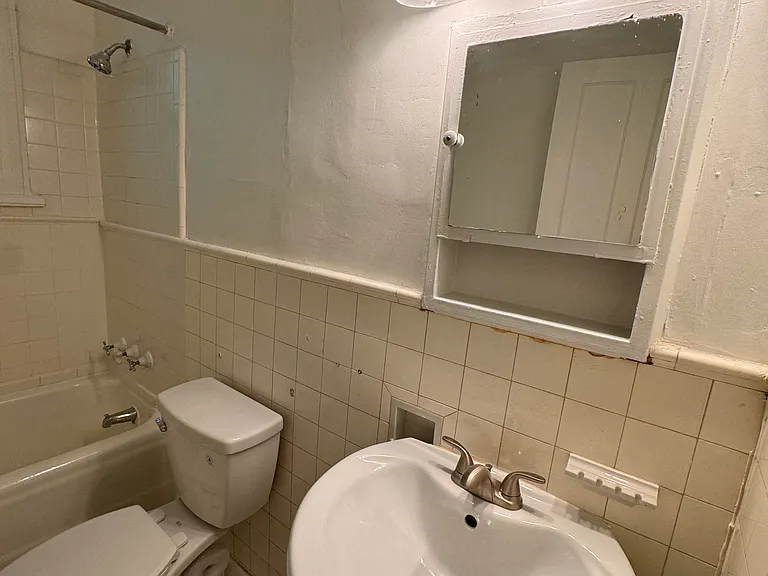 384 Probasco St #9 — Photo 6