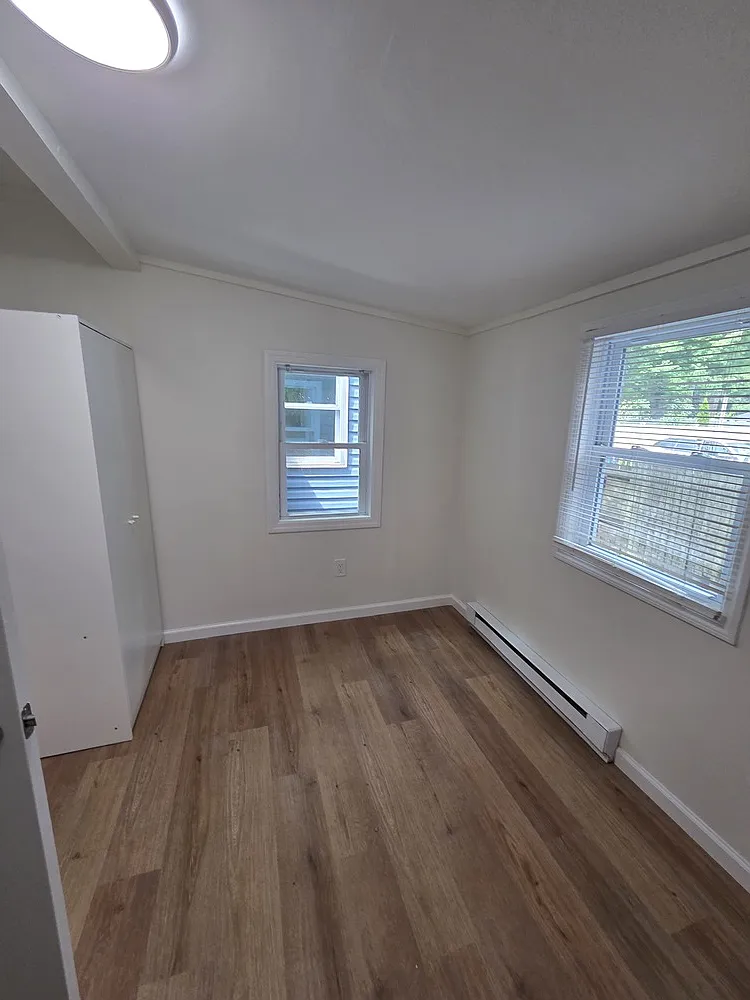 3 bed, 850 sqft, $3,200 — Photo 2