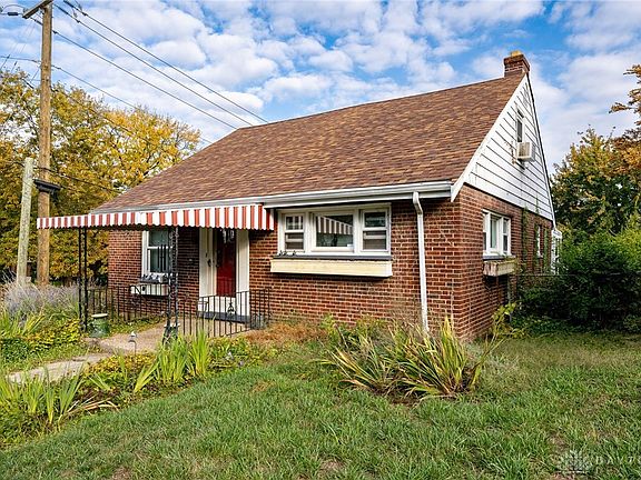4th image of 46 Baker Ave