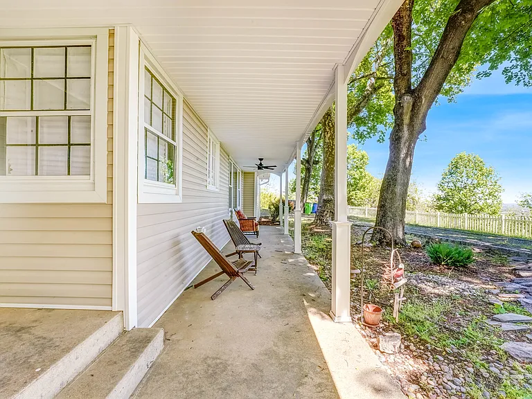 306 Warrenville Rd — Photo 4