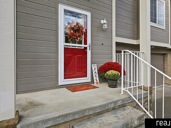 4th image of 1004 Edward St