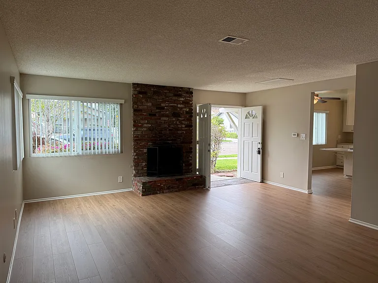 325 E Amerige Ave #A — Photo 2