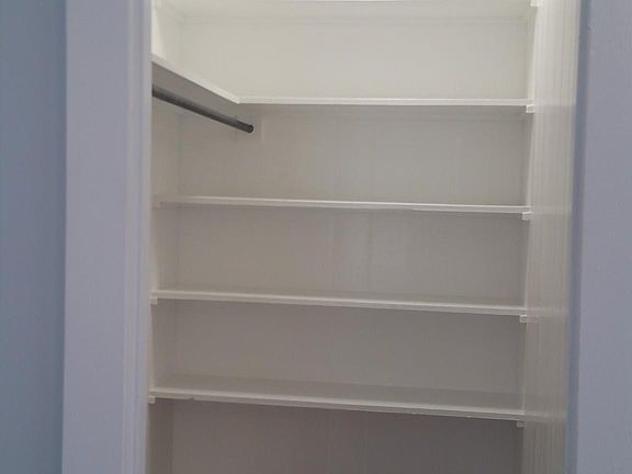3rd image of 355 Hobron Ln #A