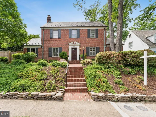 2312 S Joyce St, Arlington, VA 22202
