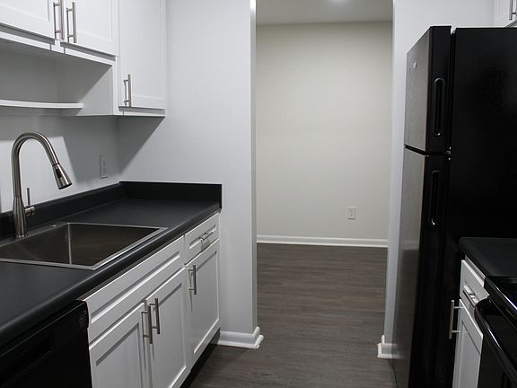 3rd image of 200 Libby Ln #5-5F