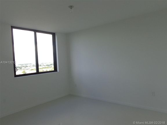 3rd image of 5300 Paseo Dr #1114